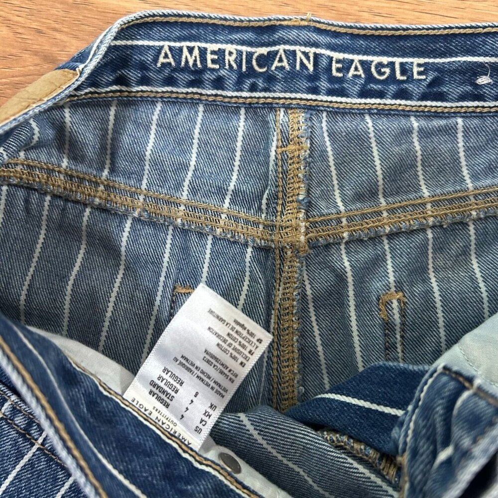 🌀 American Eagle Mom Jean Jeans Women's 4 Long Blue Striped Denim Trendy EUC - Picture 2 of 3